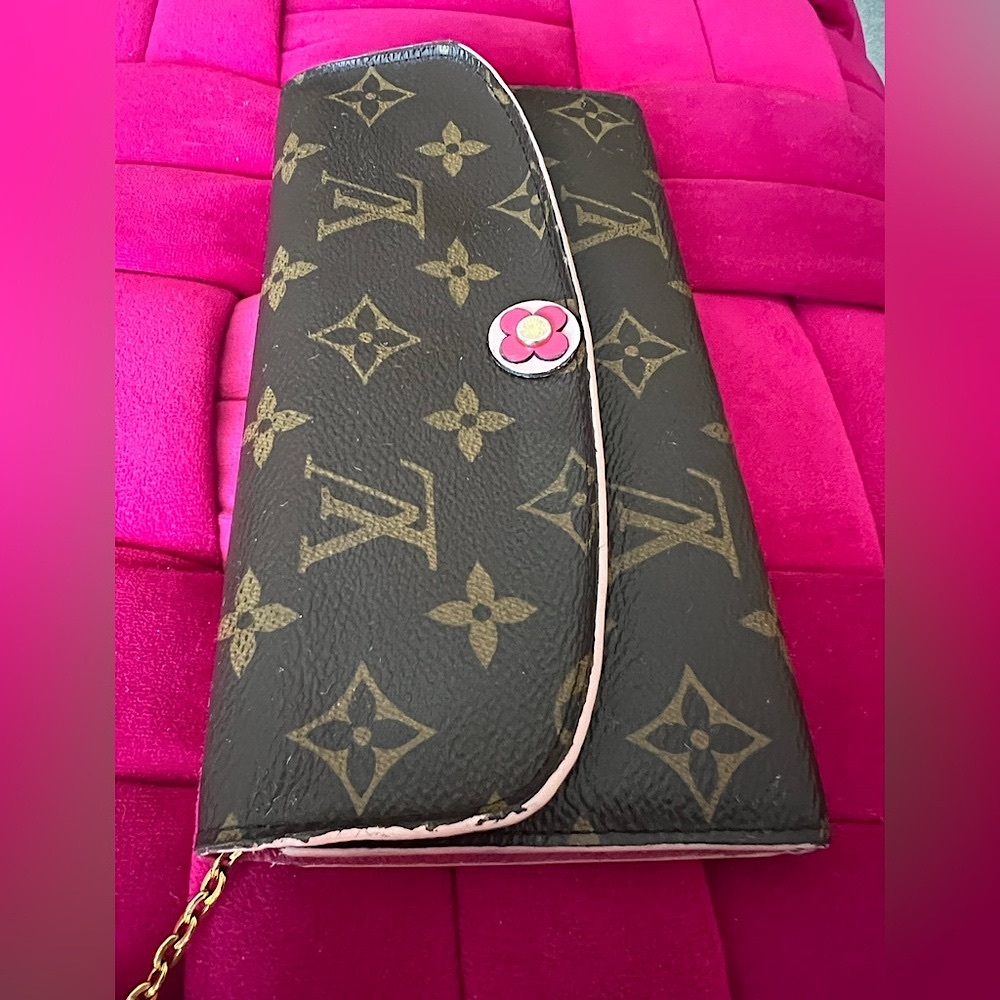 Louis Vuitton Bloom Flower Emilie Wallet-EUC - Picture 8 of 16